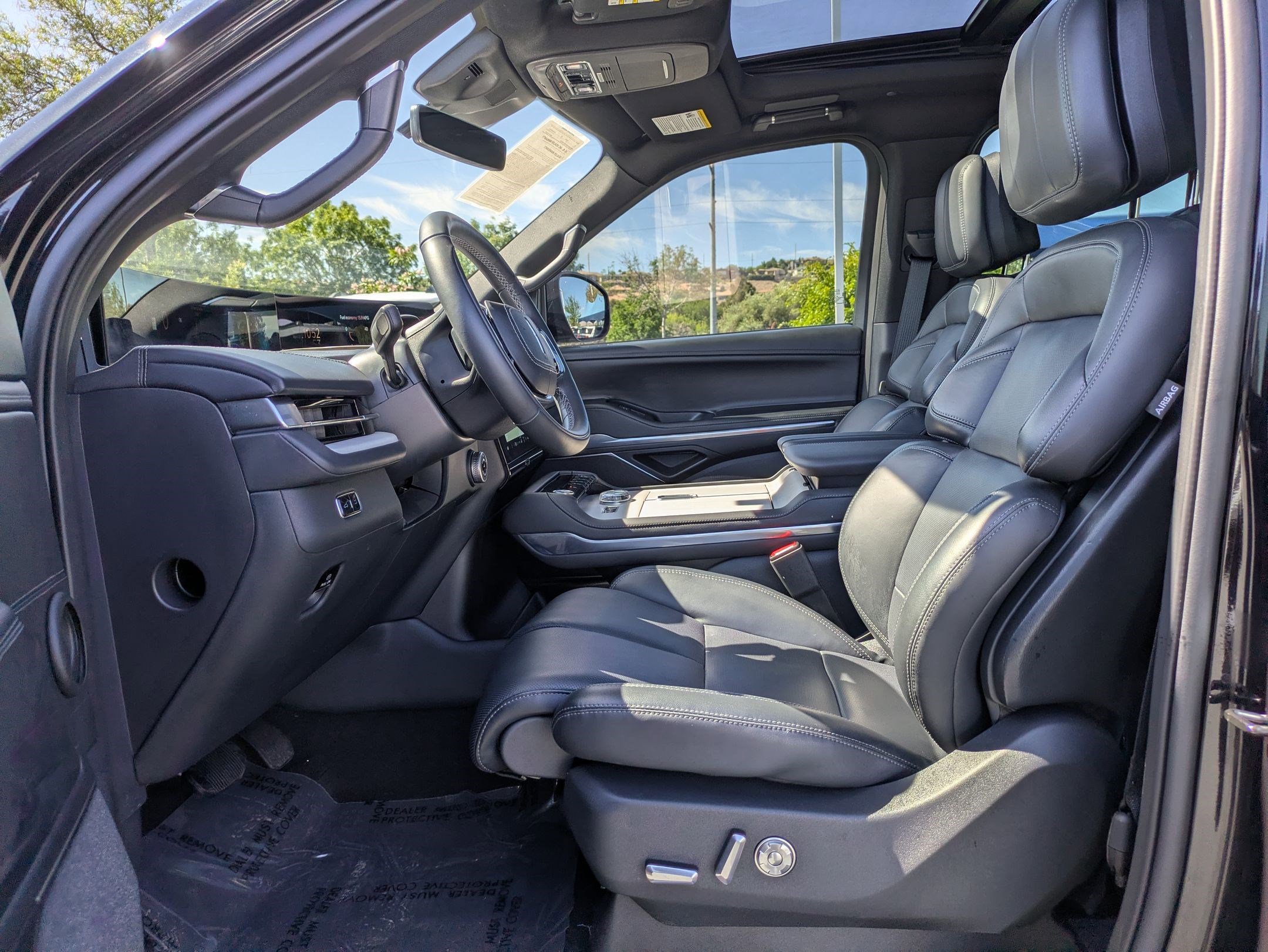 Used 2025 Lincoln Navigator Reserve w/ Jet Appearance Package AWD/4WD image 15