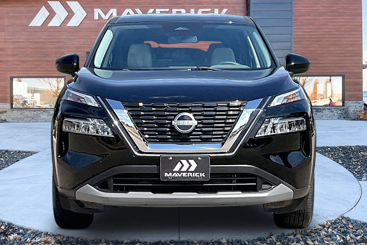 Used 2023 Nissan Rogue SV AWD/4WD image 2