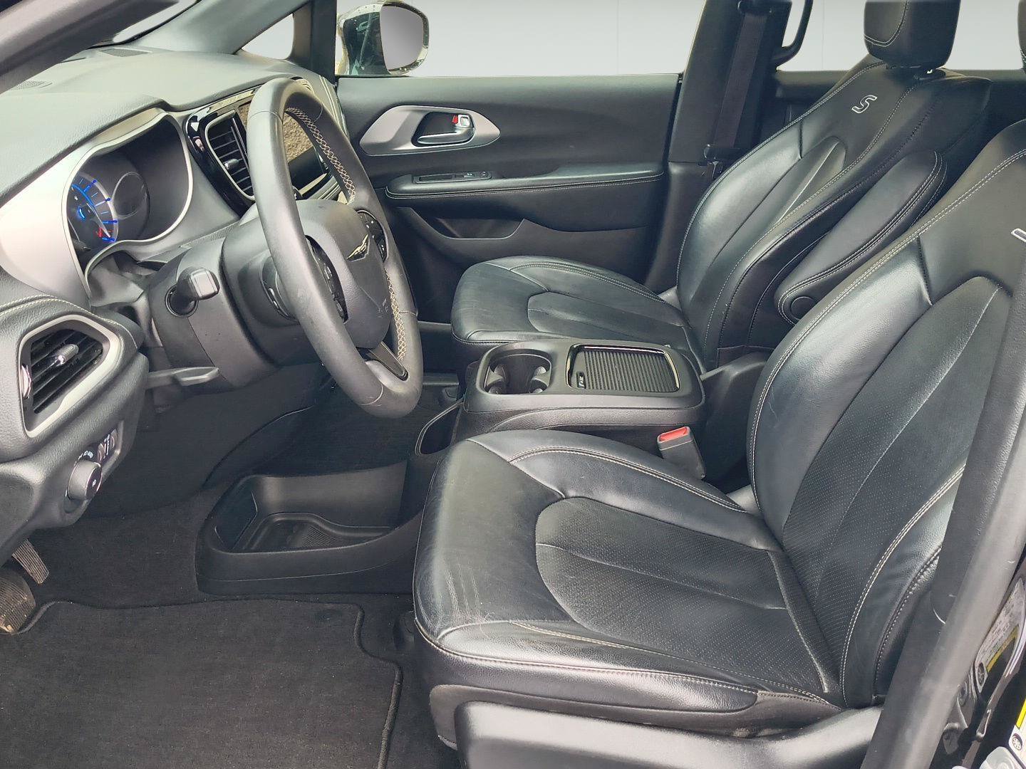Used 2022 Chrysler Pacifica Touring-L w/ S Appearance Package FWD image 5