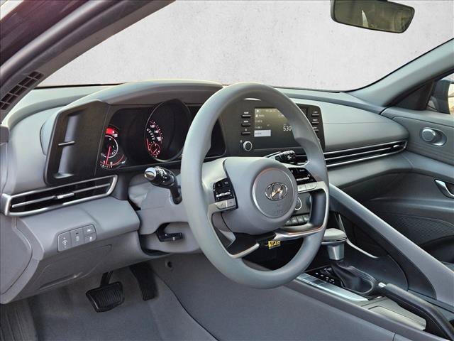 Used 2021 Hyundai Elantra SE FWD image 9