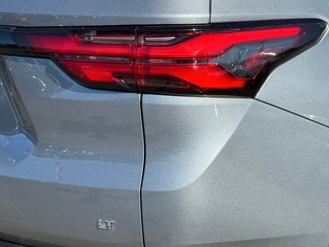 Used 2023 Chevrolet Traverse LT AWD/4WD image 31