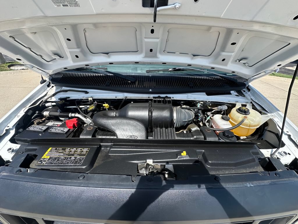Used 2015 Ford E-450 and Econoline 450 Super Duty RWD image 9