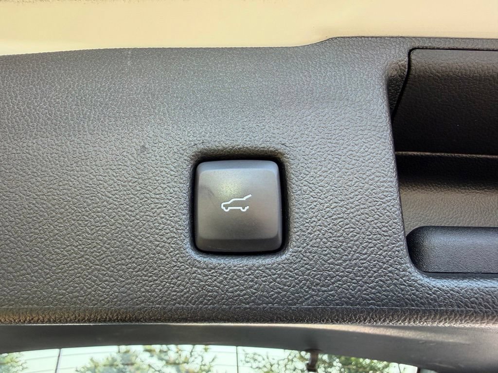 Used 2023 Ford Escape Platinum AWD/4WD image 34