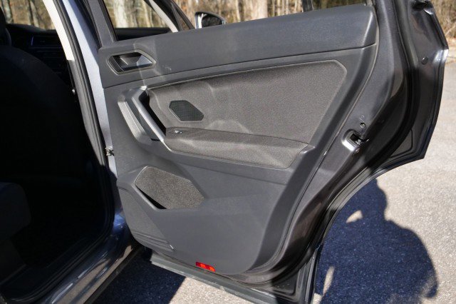 Used 2020 Volkswagen Tiguan S image 37