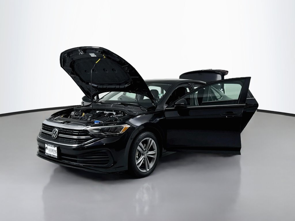 Used 2024 Volkswagen Jetta SE FWD image 19