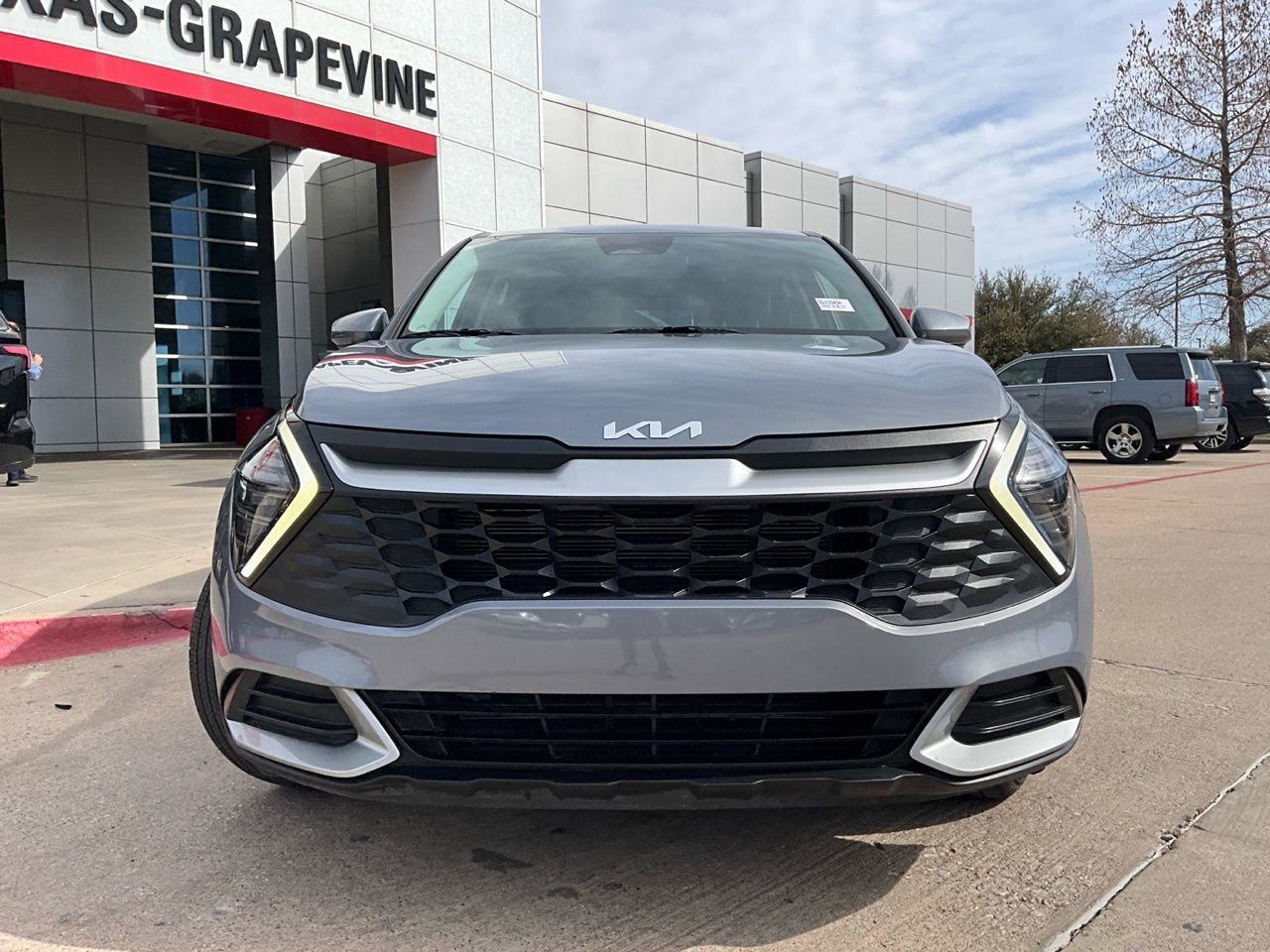 Used 2025 Kia Sportage LX image 3