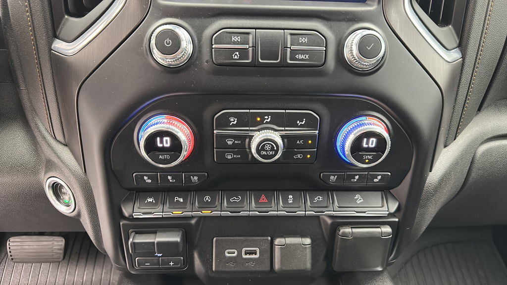 Used 2021 GMC Sierra 1500 AT4 w/ AT4 Premium Package AWD/4WD image 21