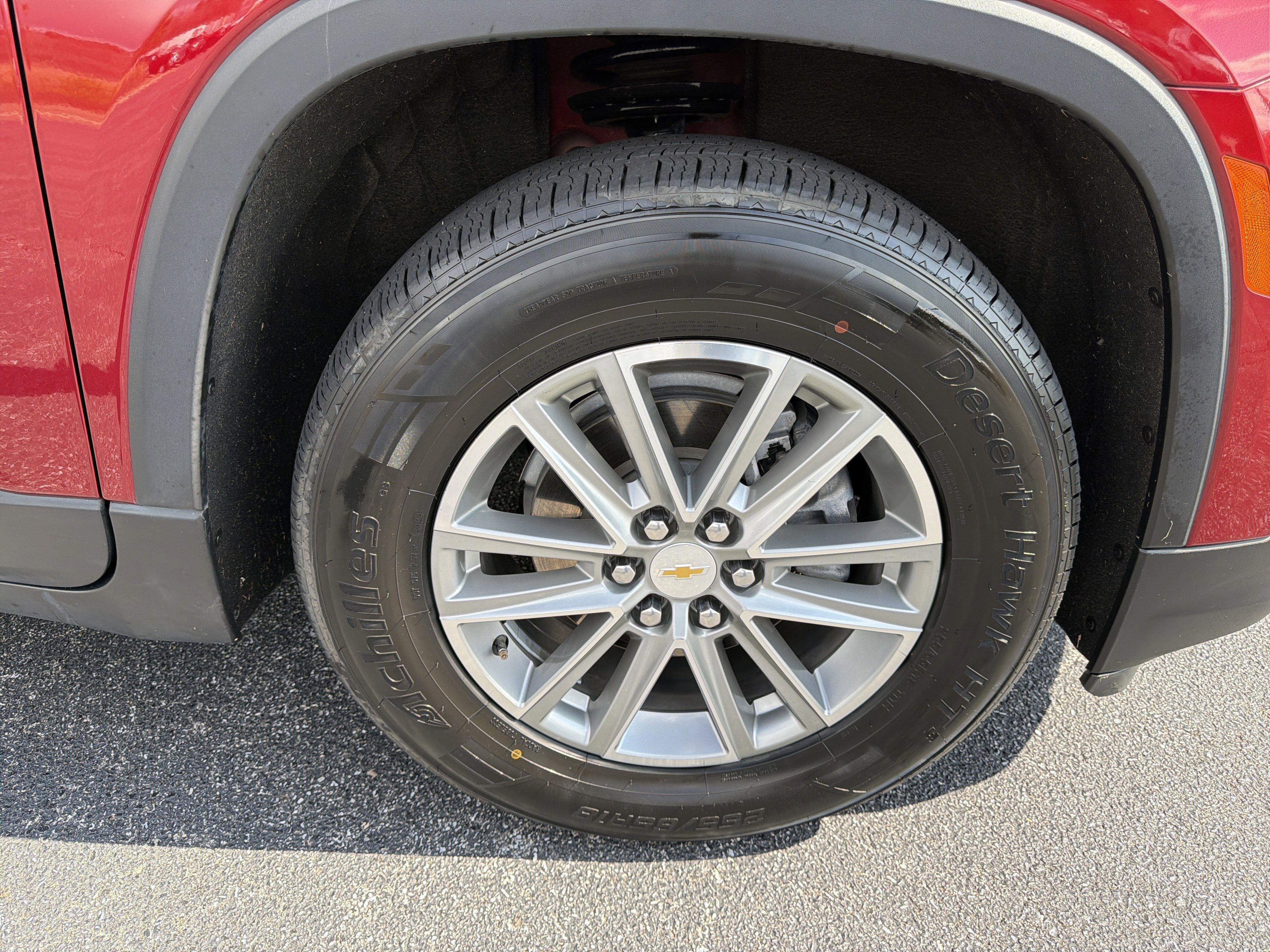 Used 2023 Chevrolet Traverse LT image 12