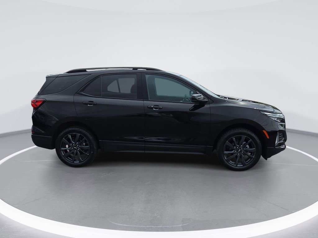 Certified 2023 Chevrolet Equinox RS AWD/4WD image 2