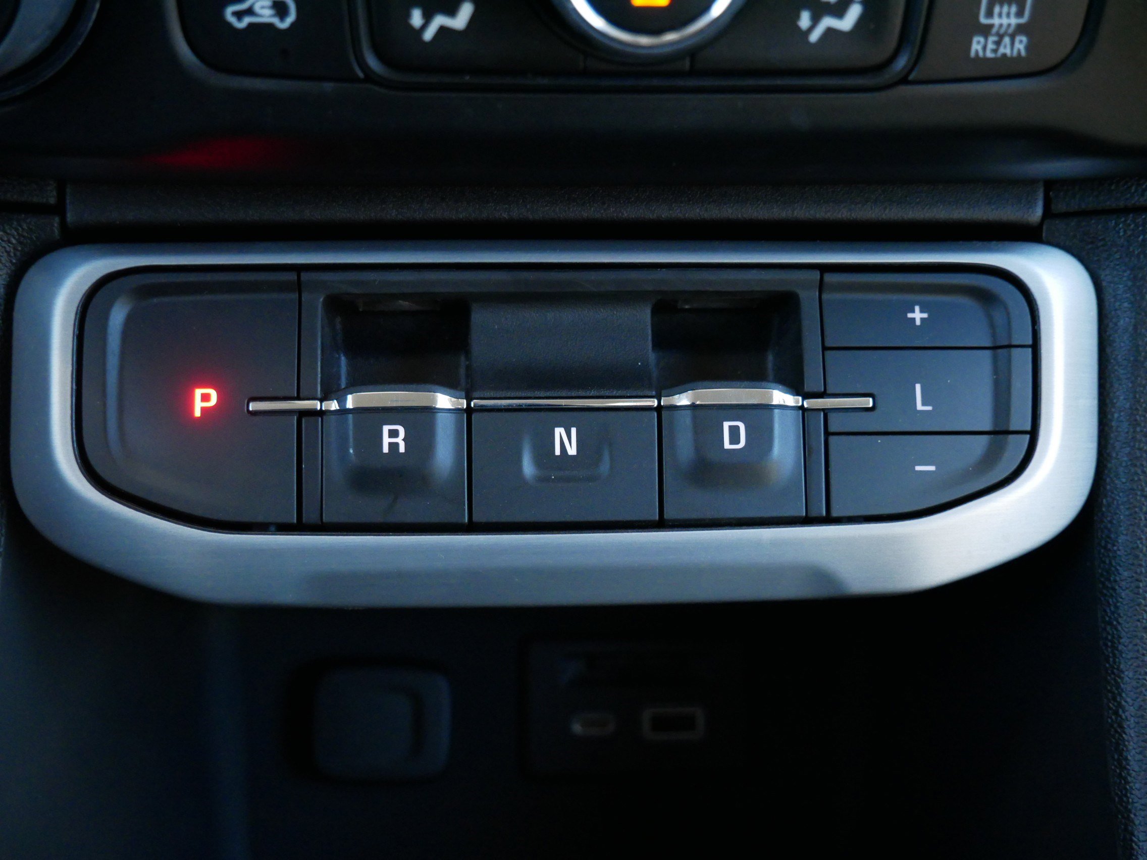 Used 2023 GMC Acadia SLT w/ Technology Package image 24