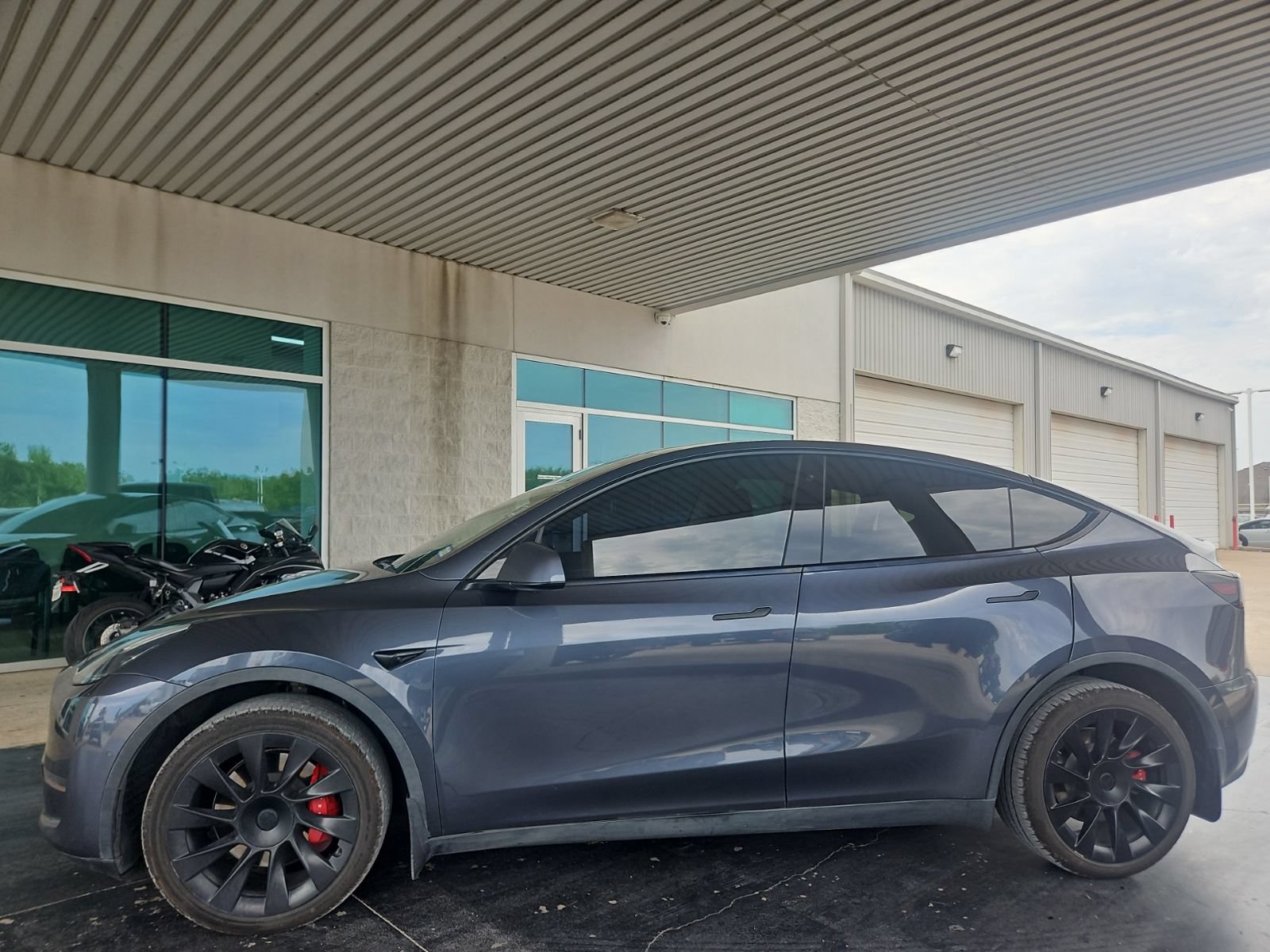 Used 2020 Tesla Model Y Long Range AWD/4WD image 2