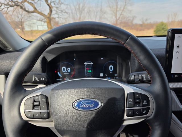 Used 2025 Ford Explorer Active w/ Active Comfort Package image 13