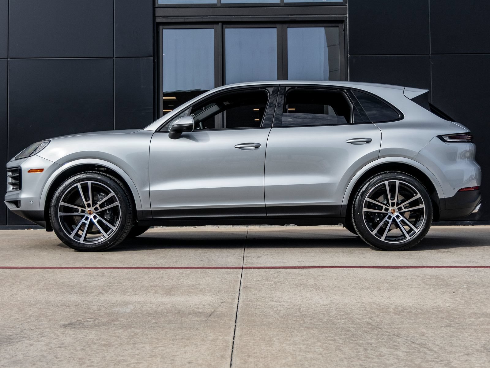Certified 2026 Porsche Cayenne AWD/4WD image 2