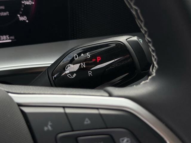 Used 2025 Volkswagen Tiguan SE image 20