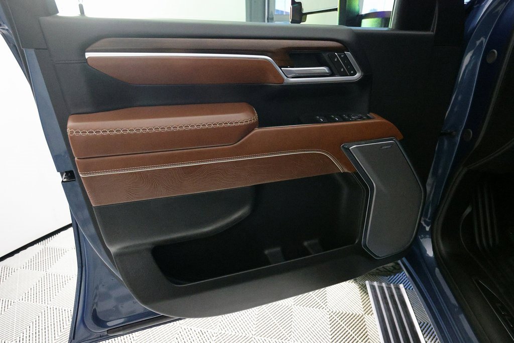 Used 2025 GMC Sierra 3500 Denali Ultimate image 15