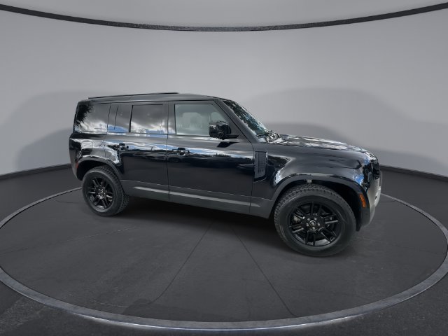 Used 2025 Land Rover Defender 110 S AWD/4WD image 9