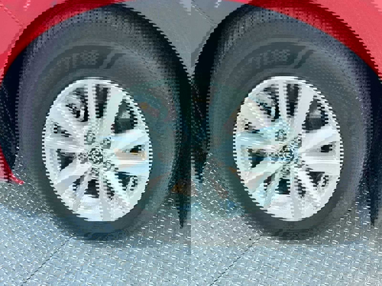 Used 2025 Toyota Camry LE image 10