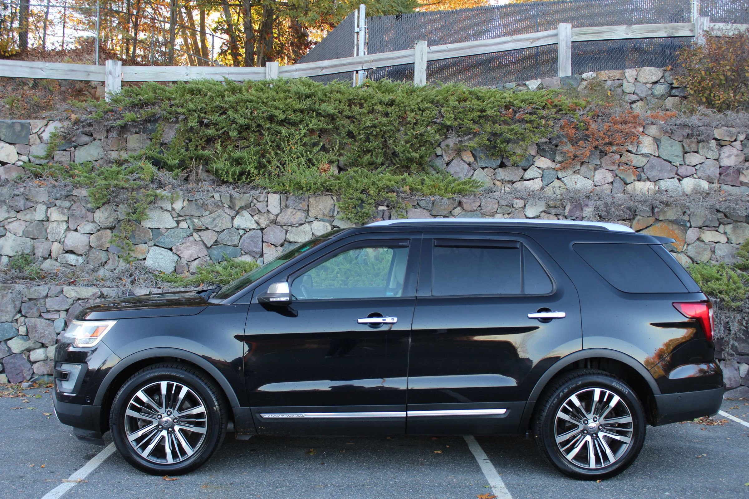 Used 2016 Ford Explorer Platinum image 6