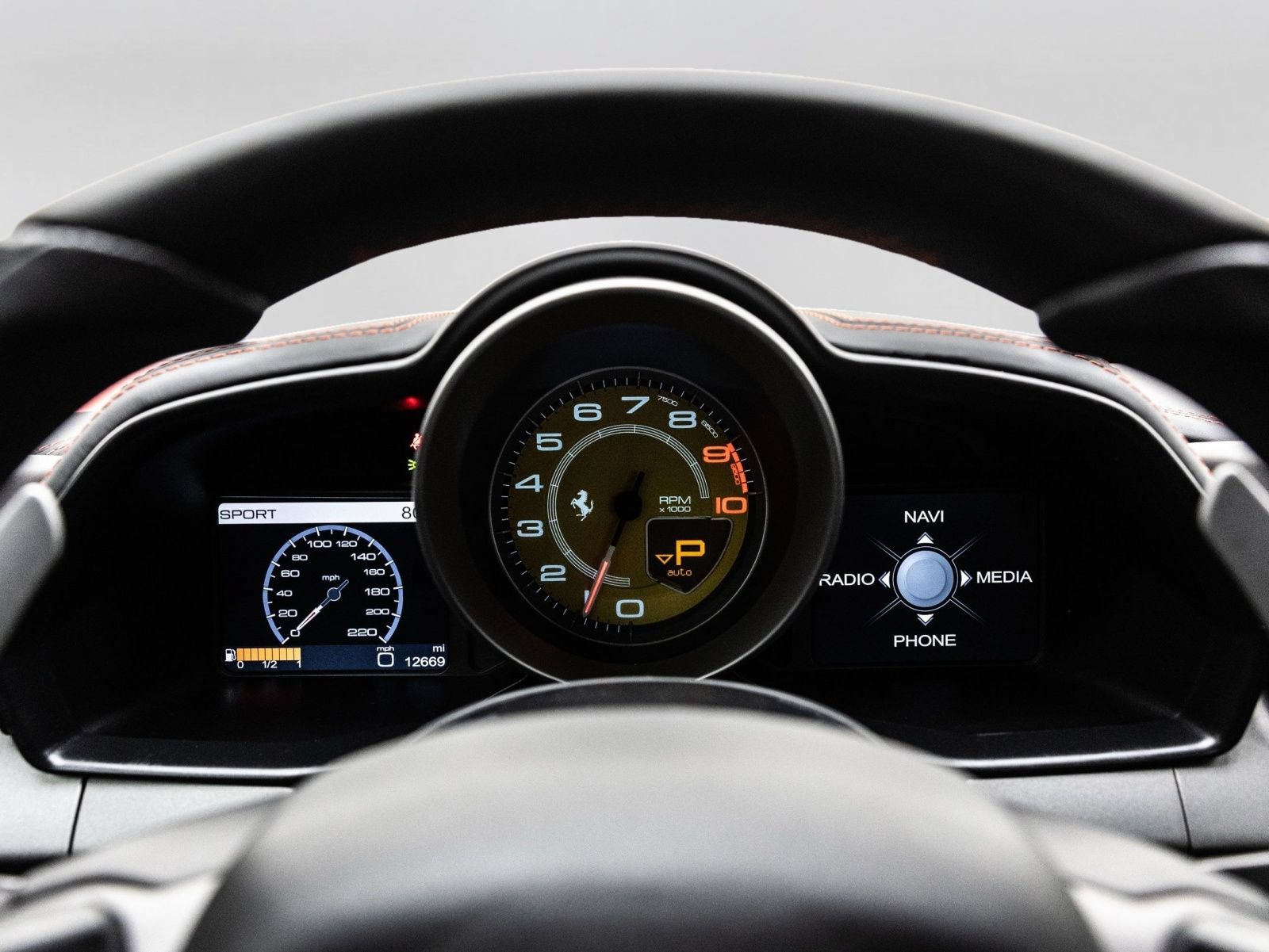 Used 2012 Ferrari 458 Italia Coupe RWD image 26