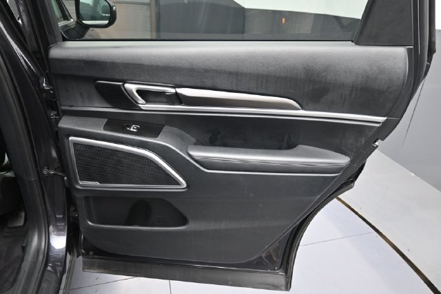 Used 2025 Kia Telluride S FWD image 33