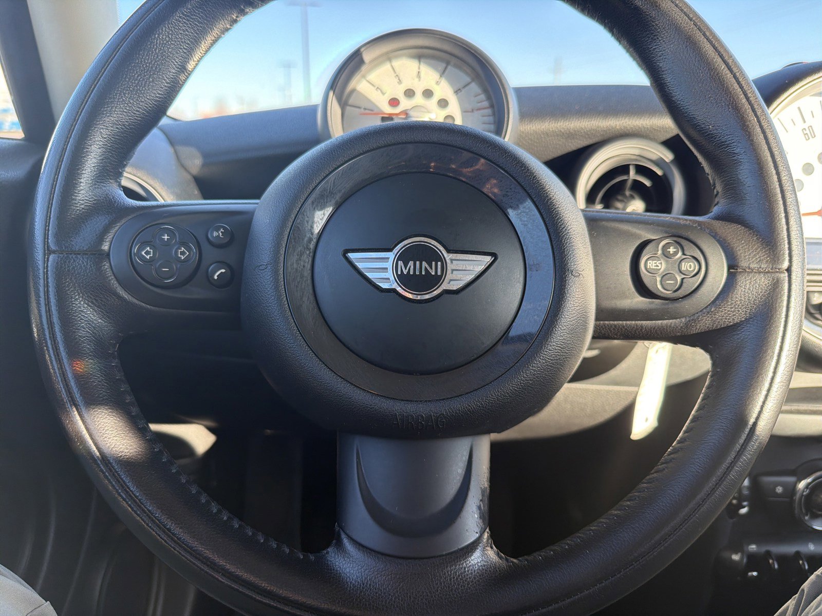 Used 2011 MINI Cooper Hardtop image 25