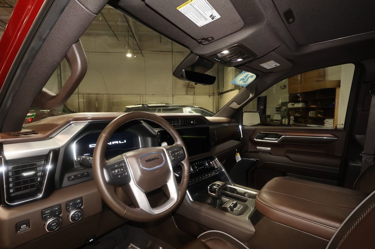 Used 2024 GMC Sierra 1500 Denali w/ Denali Reserve Package AWD/4WD image 9