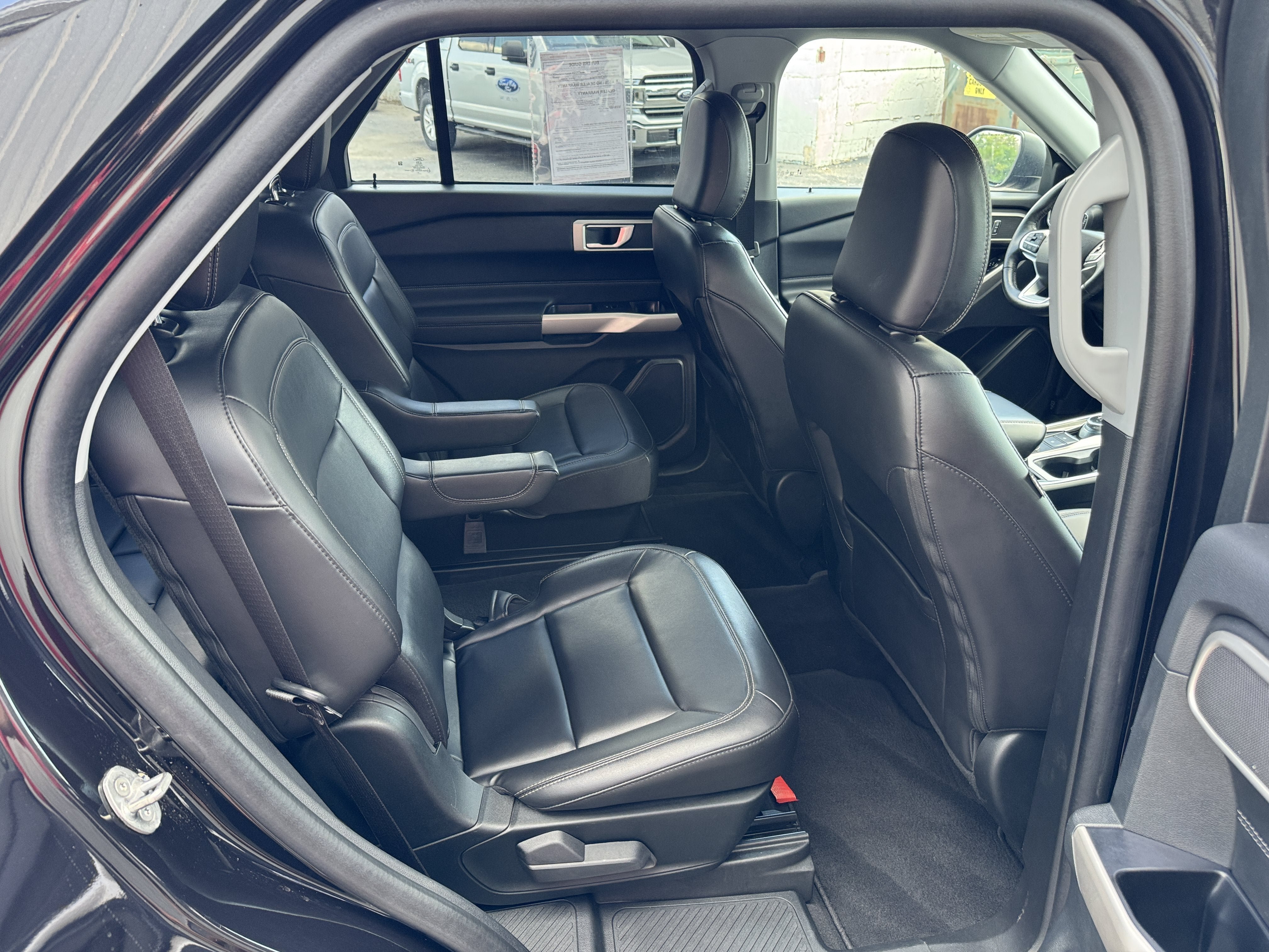 Used 2023 Ford Explorer XLT w/ Equipment Group 202A AWD/4WD image 30