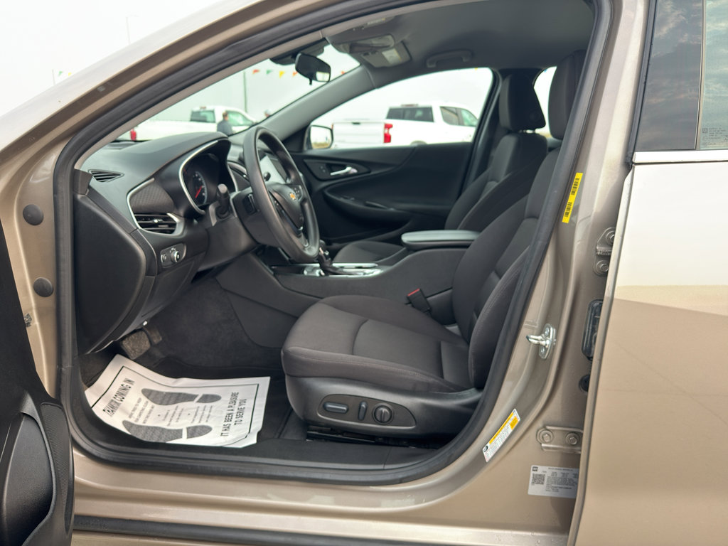 Used 2024 Chevrolet Malibu LT image 10