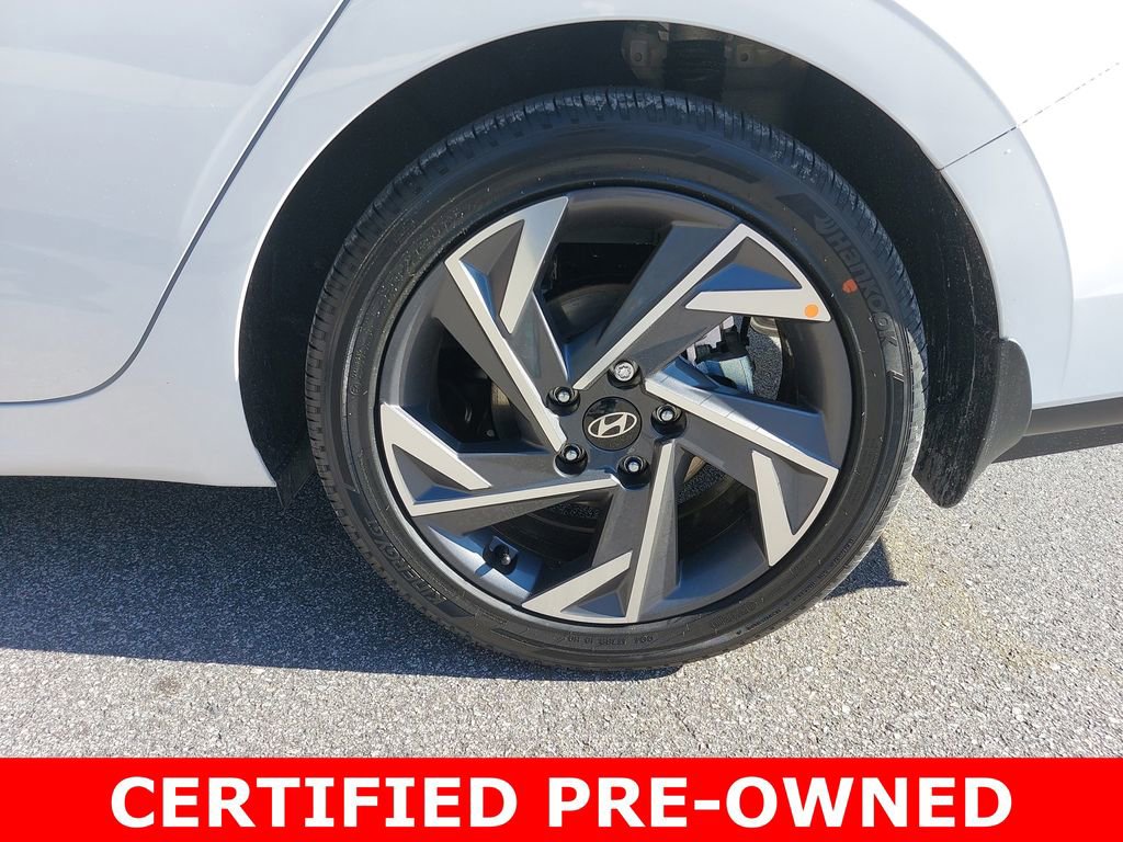 Used 2025 Hyundai Elantra Limited image 37