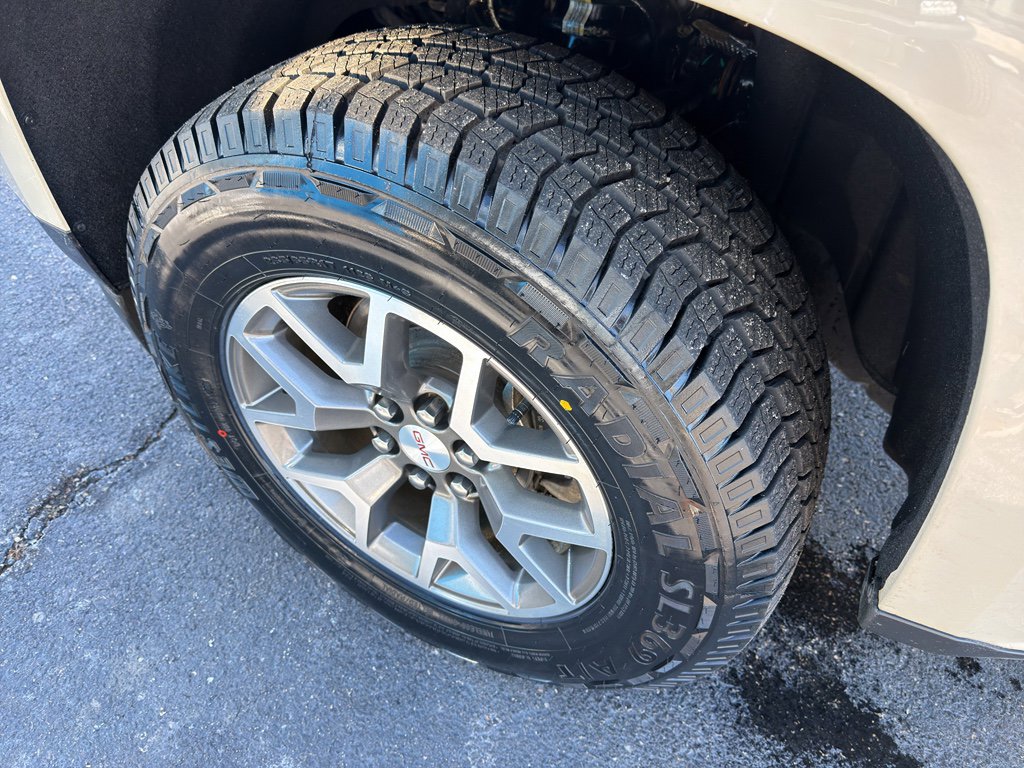 Used 2022 GMC Canyon AT4 w/ Trailering Package image 5