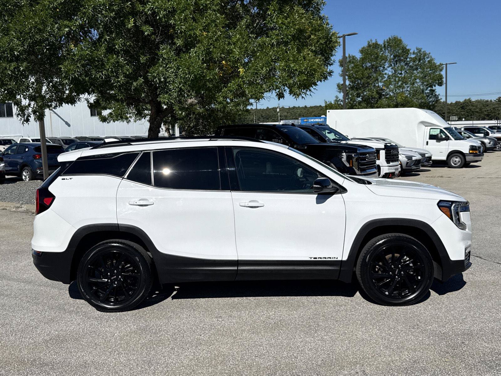 Used 2023 GMC Terrain SLT w/ Elevation Edition AWD/4WD image 7
