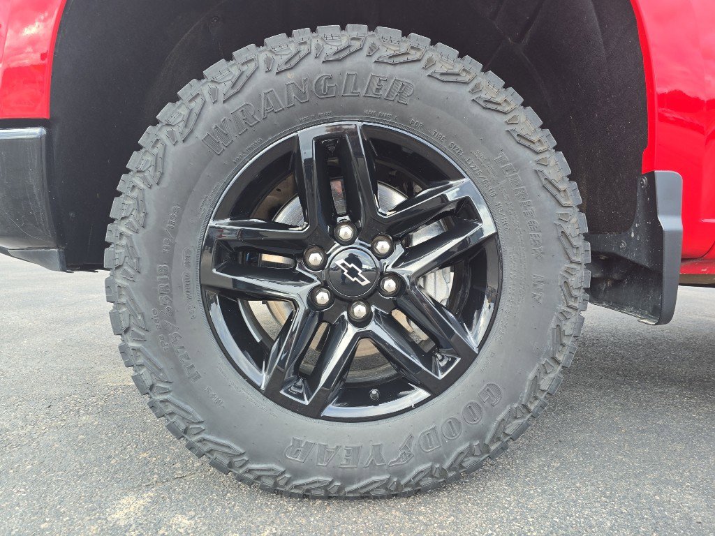 Used 2024 Chevrolet Silverado 1500 Custom Trail Boss w/ LPO, Dark Essentials Package image 24