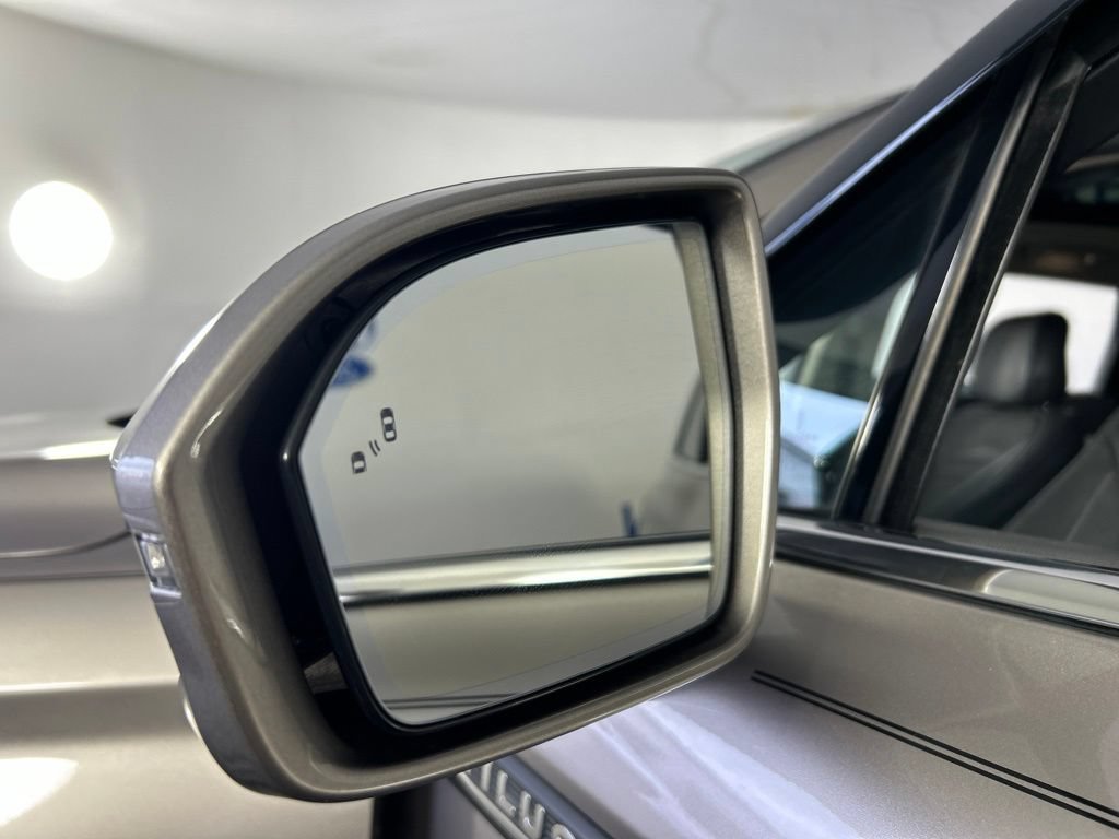 Used 2020 Lincoln Nautilus Reserve FWD image 10