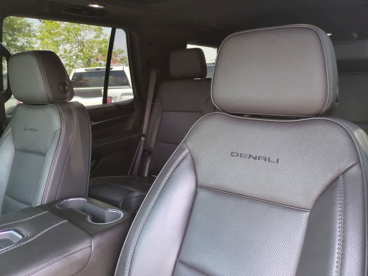 Used 2021 GMC Yukon Denali AWD/4WD image 8