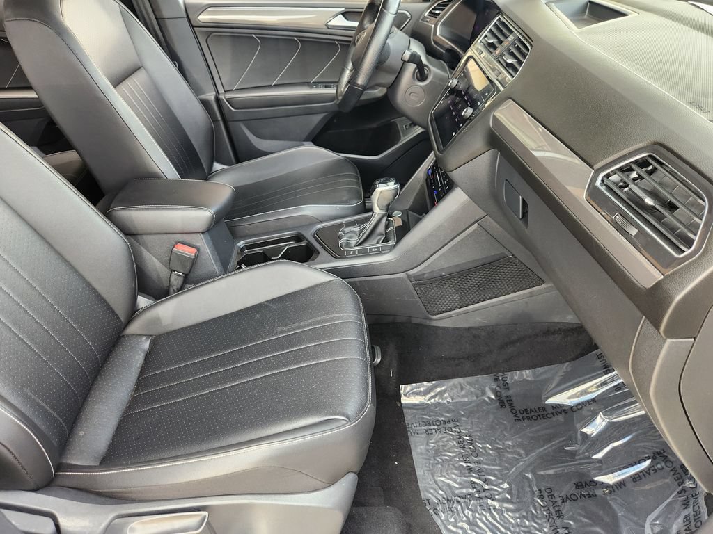 Used 2022 Volkswagen Tiguan SE R-Line FWD image 15