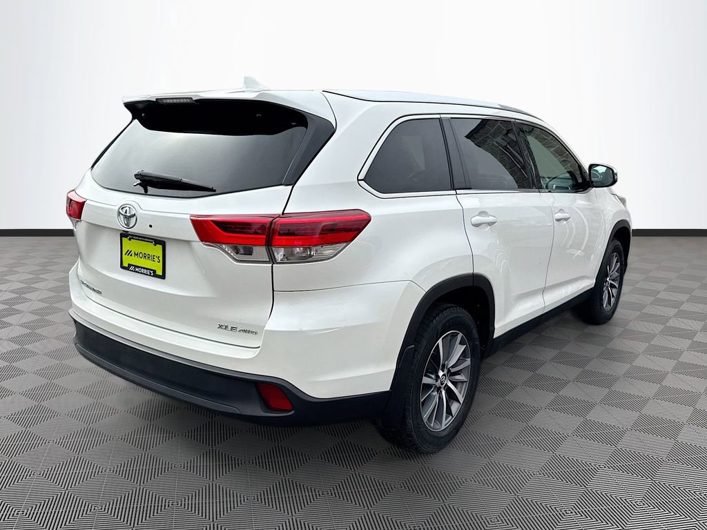 Used 2019 Toyota Highlander XLE image 4