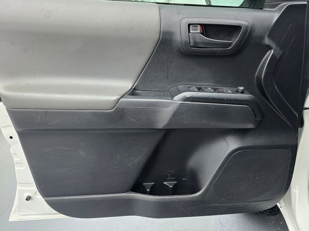 Used 2018 Toyota Tacoma SR image 22