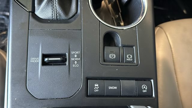 Certified 2021 Toyota Highlander XLE FWD image 27
