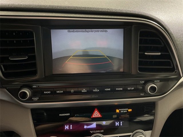 Used 2020 Hyundai Elantra SEL image 2