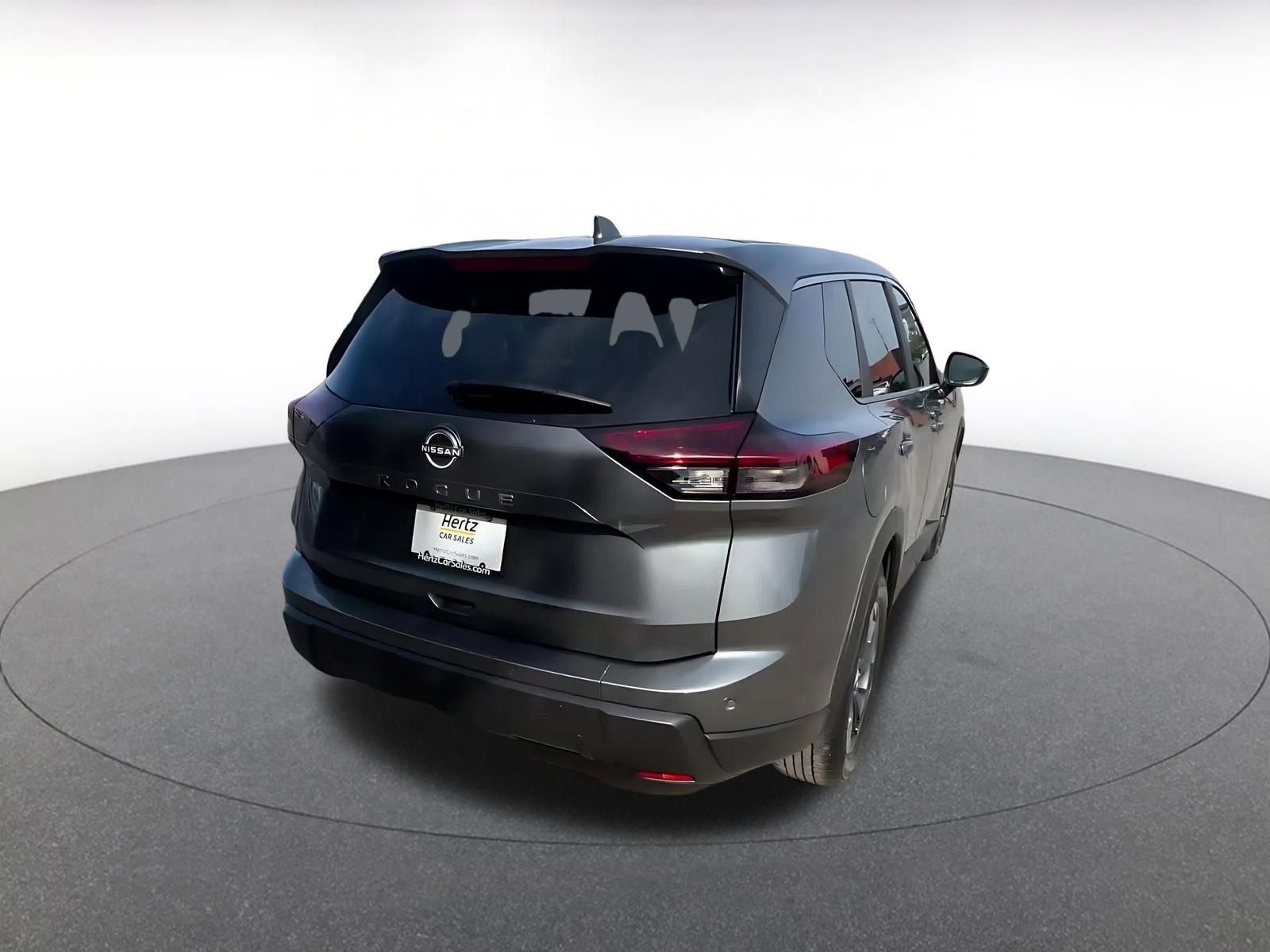 Used 2025 Nissan Rogue SV image 14