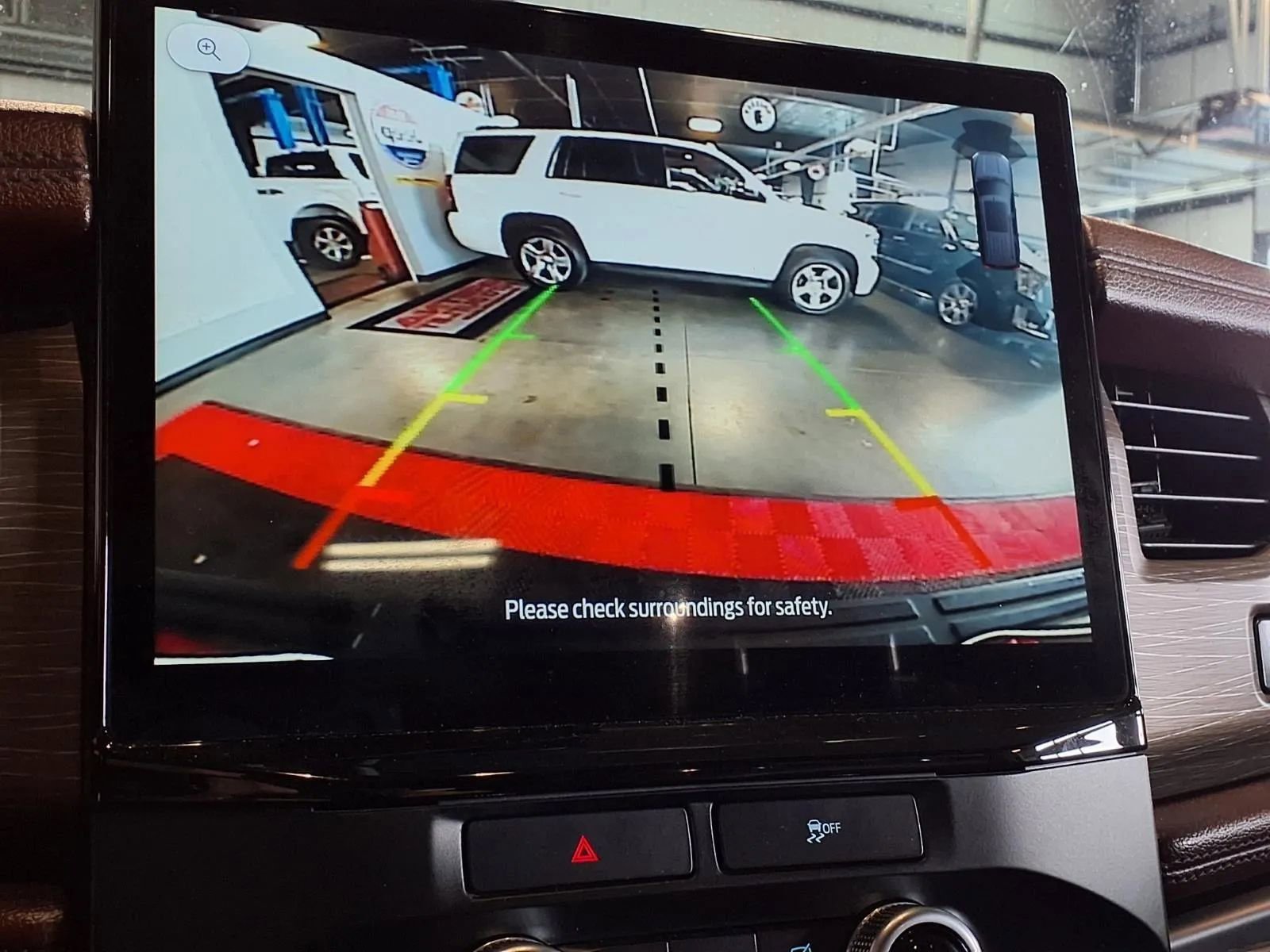 Used 2022 Ford Expedition Limited image 23