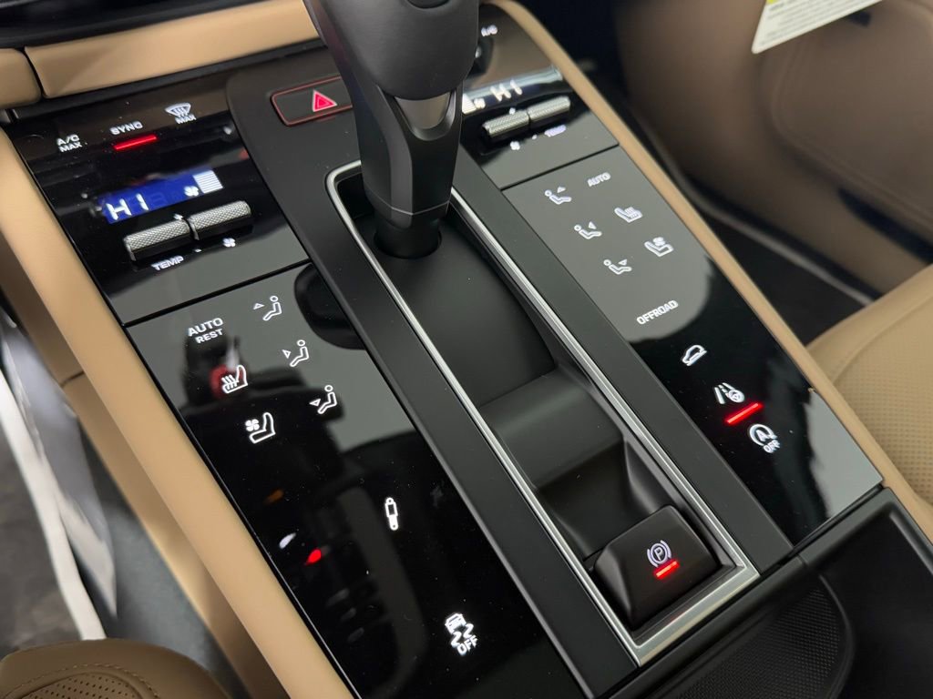 New 2026 Porsche Macan Turbo image 34