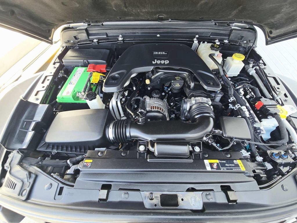Certified 2021 Jeep Gladiator Rubicon AWD/4WD image 18
