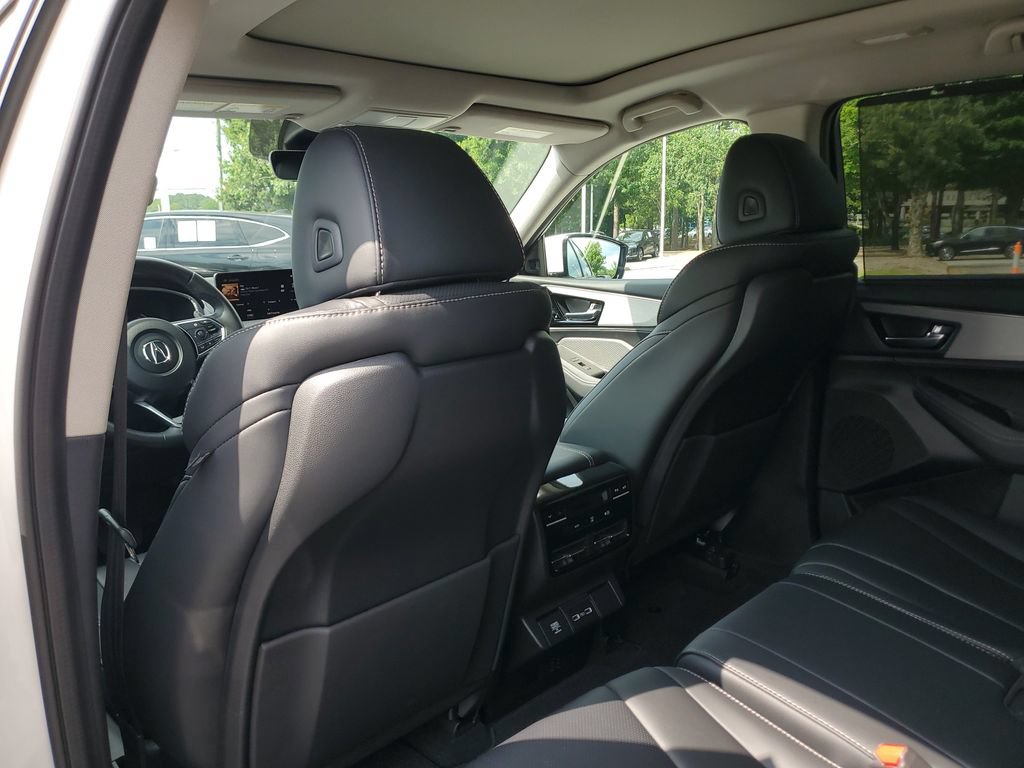 Certified 2024 Acura MDX w/ Technology Package FWD image 12