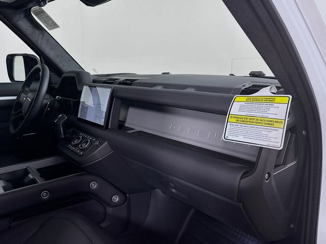 Certified 2025 Land Rover Defender 110 V8 image 31