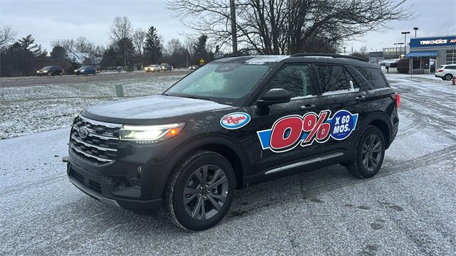 New 2025 Ford Explorer Active w/ Active Comfort Package image 2