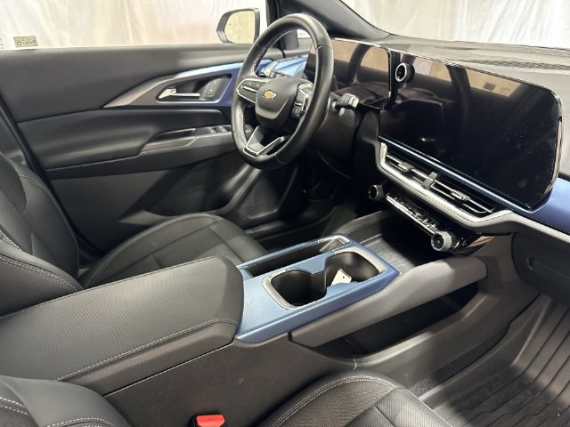 Used 2024 Chevrolet Equinox EV LT FWD image 28