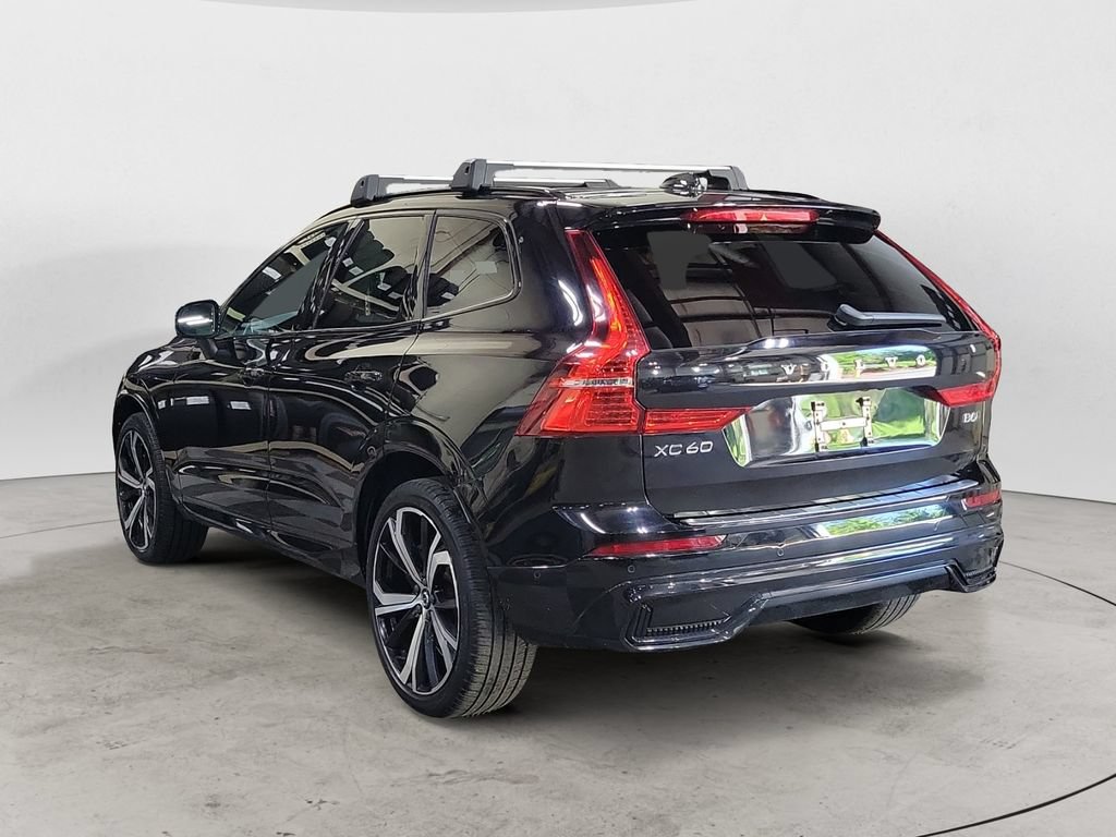 Used 2022 Volvo XC60 B6 R-Design w/ Advanced Package AWD/4WD image 3