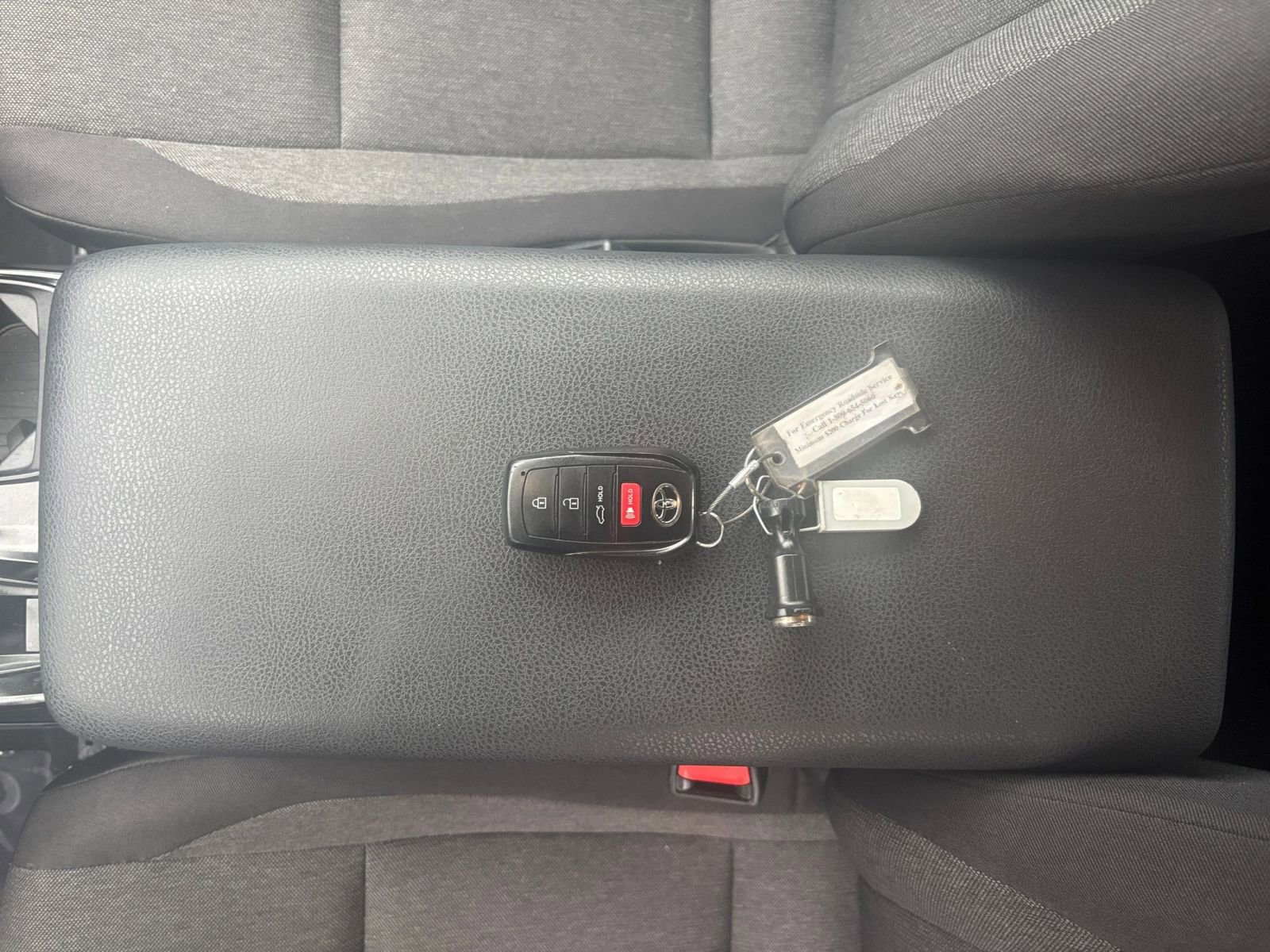 Used 2025 Toyota Camry LE FWD image 21