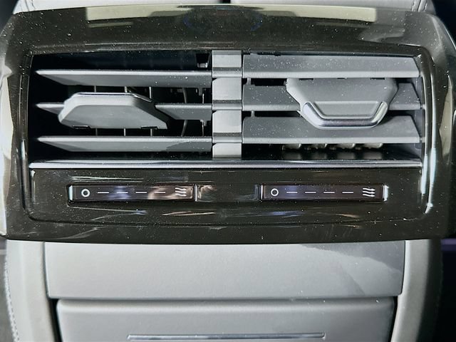 Used 2025 Audi A8 L 3.0T AWD/4WD image 26